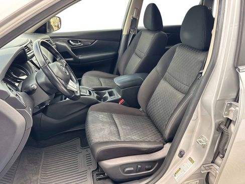 Used 2020 Nissan Rogue SV image 21