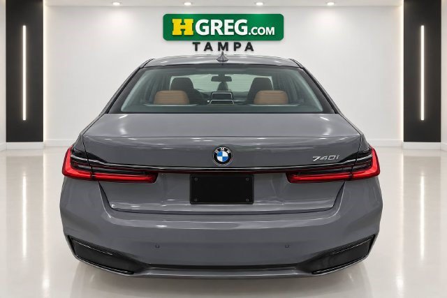 Used 2022 BMW 740i w/ M Sport Package RWD image 8