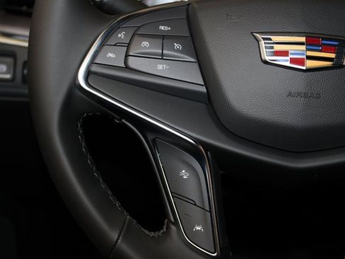 New 2026 Cadillac XT5 Luxury image 17