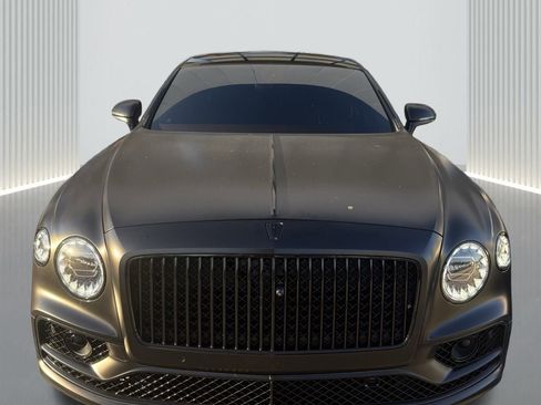 Used 2023 Bentley Flying Spur V8 image 2