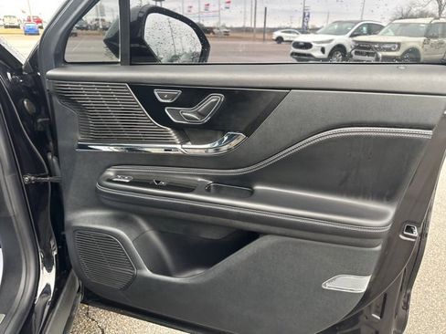 Used 2021 Lincoln Corsair AWD w/ Premium Package image 10