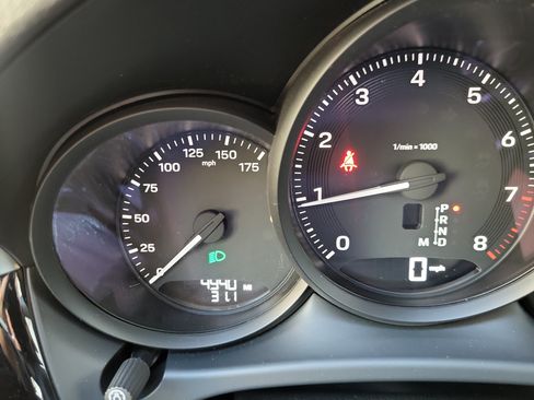 Certified 2026 Porsche Macan AWD/4WD image 32
