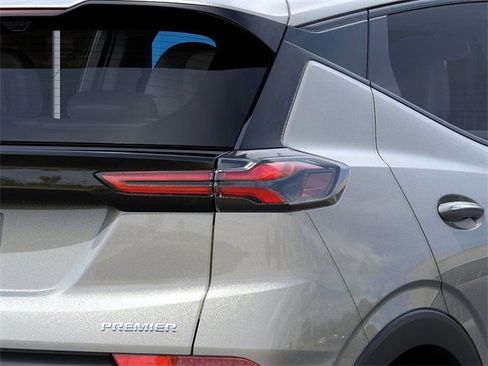 New 2023 Chevrolet Bolt EUV Premier FWD image 11
