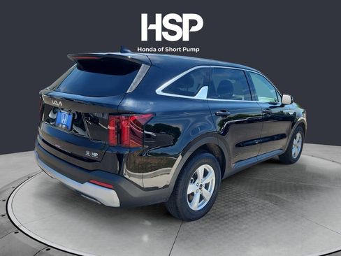 Used 2025 Kia Sorento LX FWD image 5