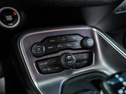 Used 2018 Dodge Challenger R/T Scat Pack RWD image 26