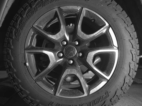 Used 2025 Jeep Compass Trailhawk AWD/4WD image 14