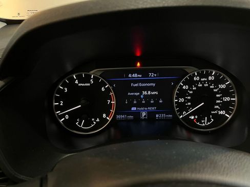 Used 2025 Nissan Altima 2.5 SV FWD image 40