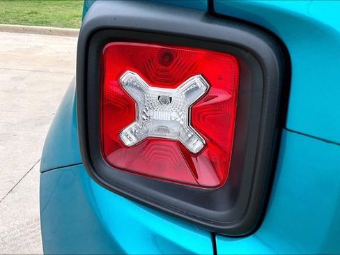 Used 2022 Jeep Renegade Latitude image 30