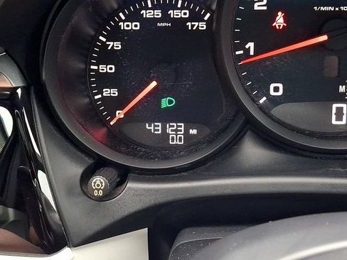 Certified 2019 Porsche Macan AWD/4WD image 24