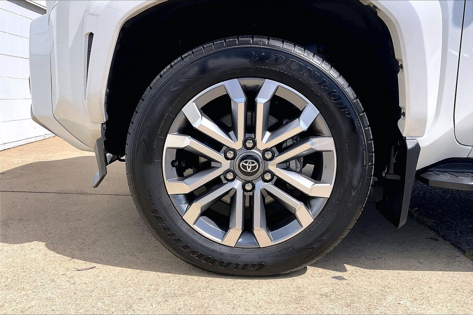 Used 2025 Toyota 4Runner Limited w/ Tow Technology Package AWD/4WD image 11