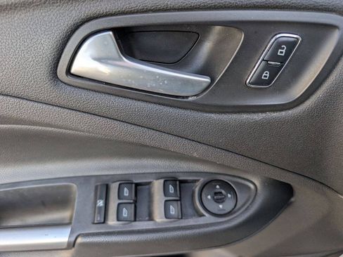 Used 2016 Ford Escape SE w/ Equipment Group 201A FWD image 29
