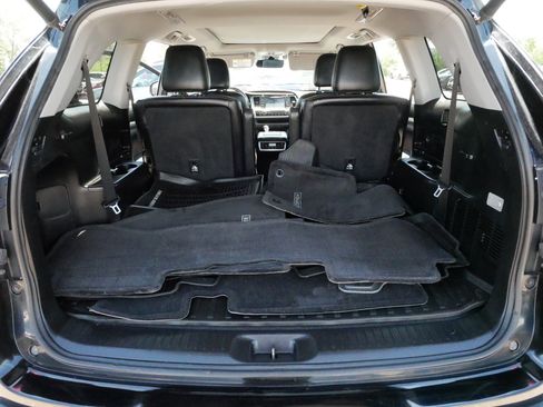 Used 2017 Toyota Highlander Limited Platinum AWD/4WD image 18