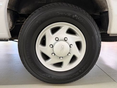 Used 2014 Ford E-350 and Econoline 350 XLT RWD image 21