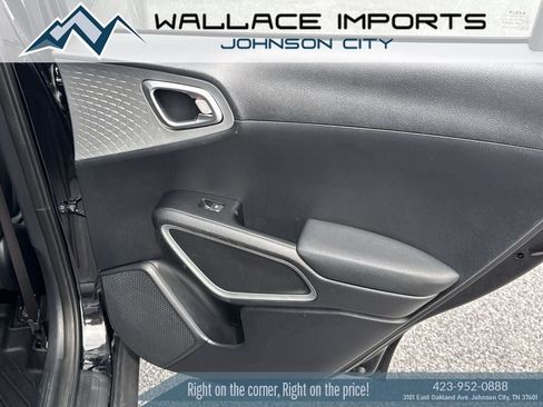 Used 2024 Kia Soul LX w/ Option Group 015 FWD image 36
