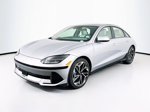 Used 2024 Hyundai Ioniq 6 SEL image 3