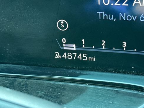 Used 2023 Cadillac Escalade ESV Premium Luxury image 38