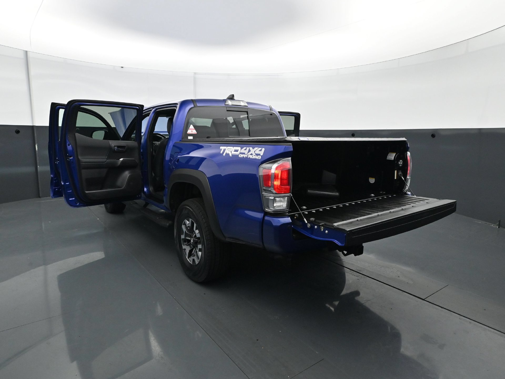 Used 2022 Toyota Tacoma TRD Off-Road w/ TRD Premium Off Road Package AWD/4WD image 33