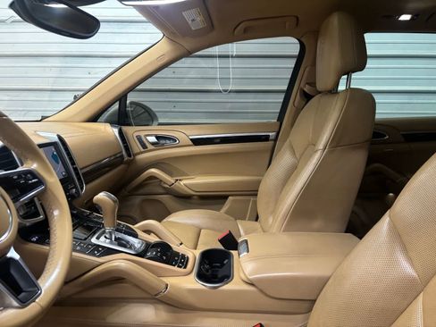 Used 2017 Porsche Cayenne Platinum Edition AWD/4WD image 23