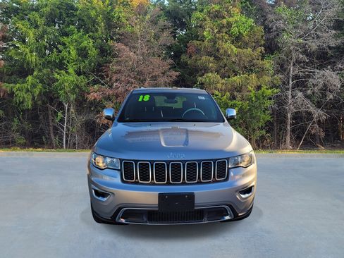 Used 2018 Jeep Grand Cherokee Limited image 2