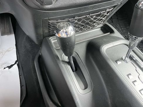 Used 2018 Jeep Wrangler Unlimited Sport AWD/4WD image 30