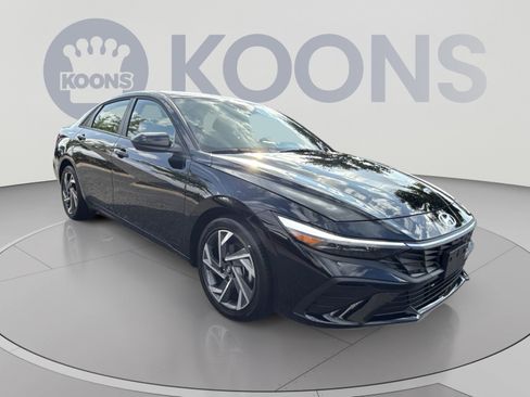 Used 2025 Hyundai Elantra Sport FWD image 10
