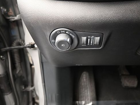 Used 2022 Jeep Compass Limited image 31