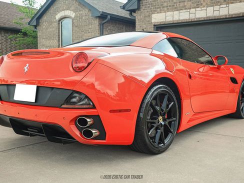 Used 2012 Ferrari California image 22