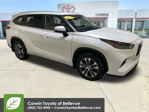Certified 2023 Toyota Highlander XLE image 7