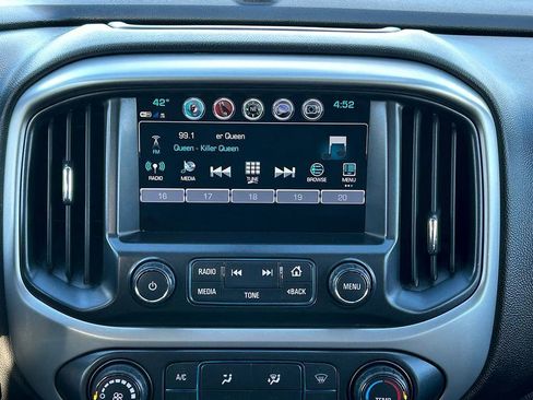 Used 2018 Chevrolet Colorado LT AWD/4WD image 27