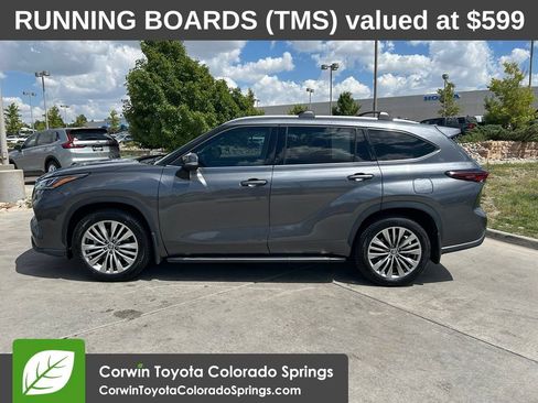 Used 2024 Toyota Highlander Platinum AWD/4WD image 5