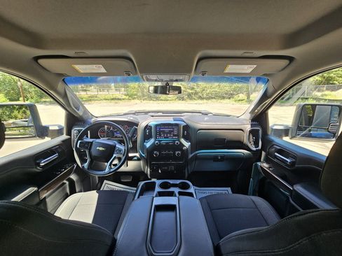 Used 2020 Chevrolet Silverado 2500 LT AWD/4WD image 34