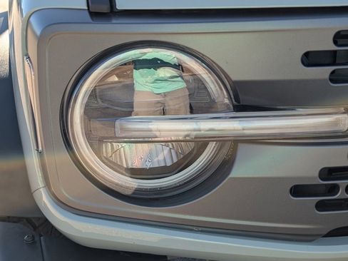 Used 2024 Ford Bronco Badlands image 4