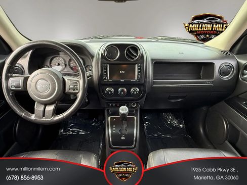 Used 2017 Jeep Patriot High Altitude AWD/4WD image 3