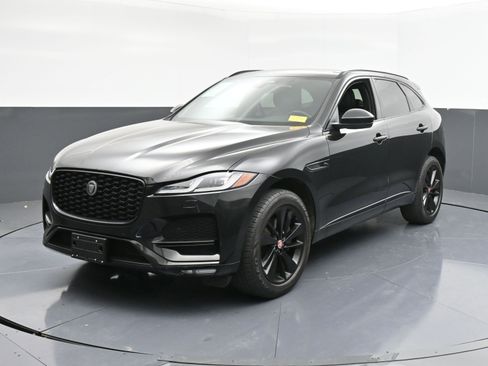 Used 2022 Jaguar F-PACE S image 4