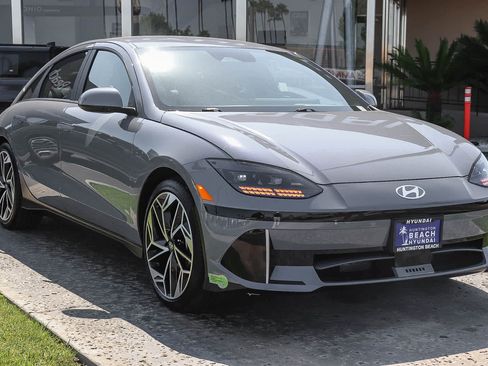 Used 2023 Hyundai Ioniq 6 SEL RWD image 3