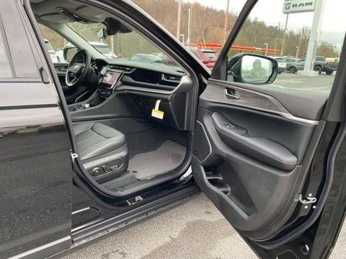 Used 2024 Jeep Grand Cherokee Limited 4xe w/ Luxury Tech Group II AWD/4WD image 21
