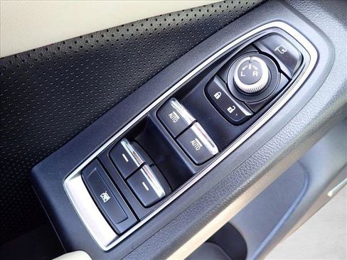 Used 2023 Subaru Ascent Limited w/ Technology Package image 17