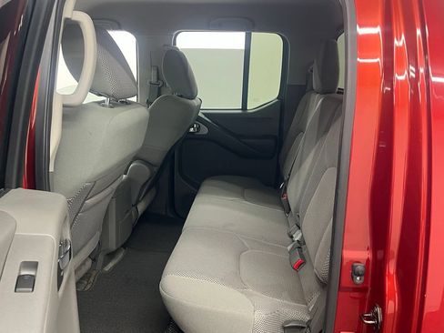 Used 2014 Nissan Frontier SV w/ SV Value Truck Package RWD image 13