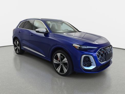New 2025 Audi SQ5 Prestige image 3