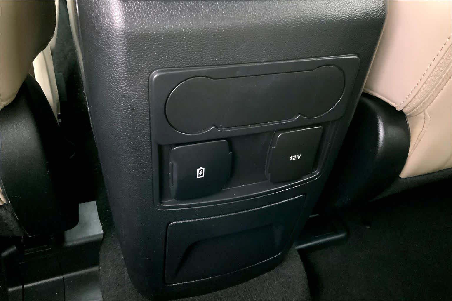 Used 2024 Ford Explorer XLT w/ Equipment Group 202A AWD/4WD image 36