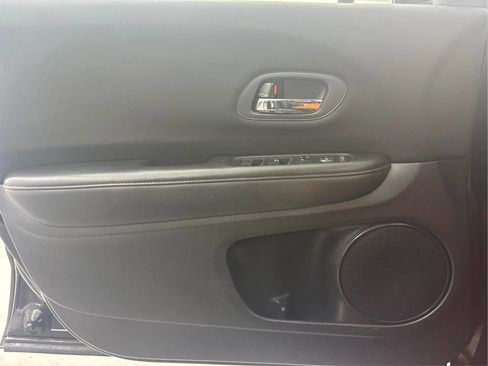 Used 2018 Honda HR-V LX image 26