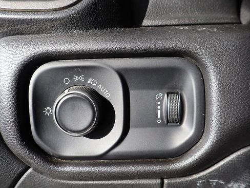 Used 2022 RAM 3500 Tradesman w/ Chrome Appearance Group image 13