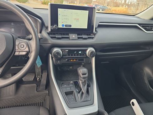 Used 2023 Toyota RAV4 LE image 18