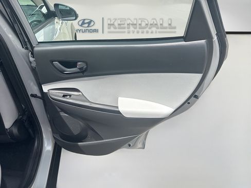 Used 2023 Hyundai Kona SE FWD image 27