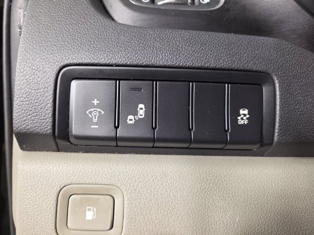 Used 2020 Kia Sedona EX FWD image 27
