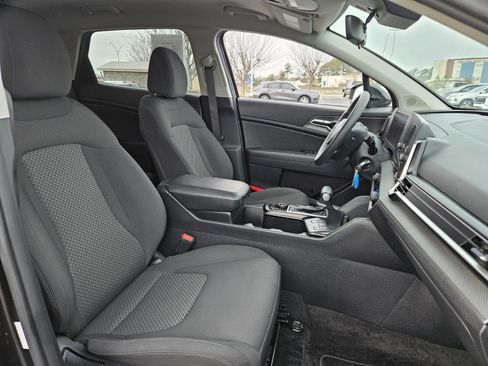 Used 2024 Kia Sportage LX image 19
