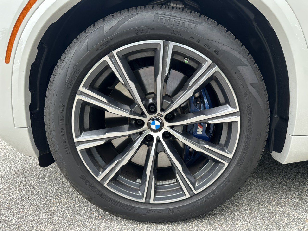 Used 2026 BMW X5 xDrive50e w/ M Sport Package AWD/4WD image 8