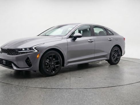 Used 2025 Kia K5 LXS image 3