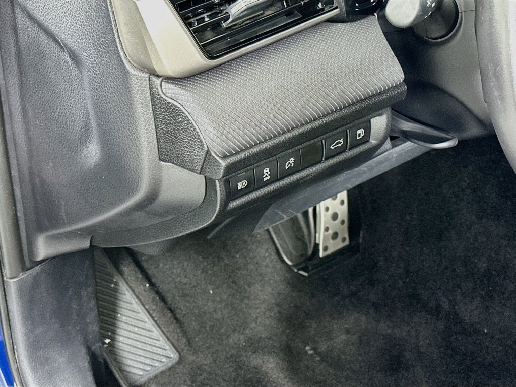 Used 2025 Toyota Camry SE FWD image 10