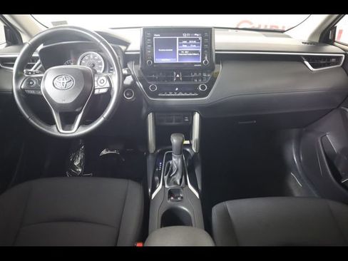 Used 2022 Toyota Corolla Cross LE AWD/4WD image 14